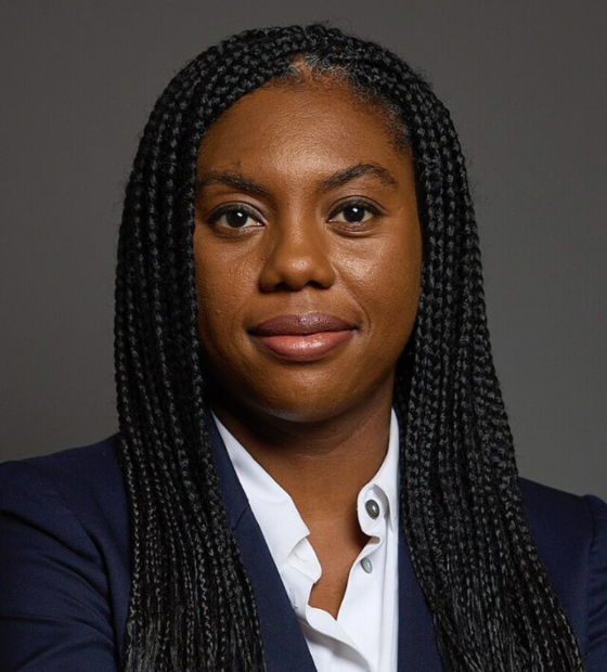 Kemi Badenoch é eleita nova líder do Partido Conservador no Reino Unido