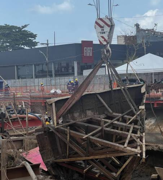 Achado arqueológico é retirado de obra na Doca