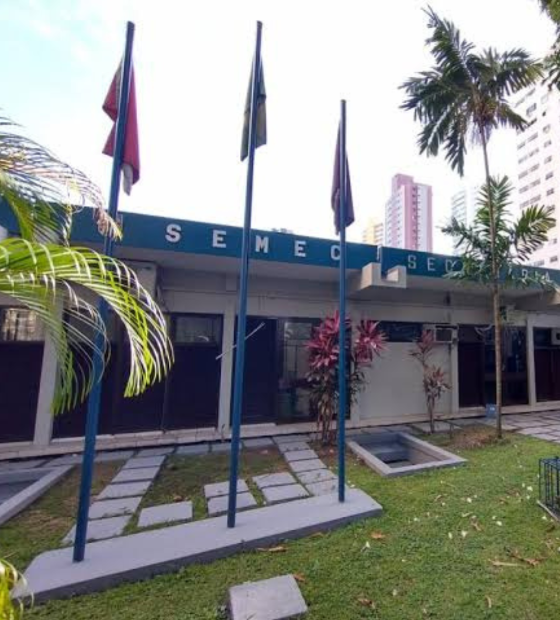 Semec abre processo seletivo para 200 vagas de assistente escolar