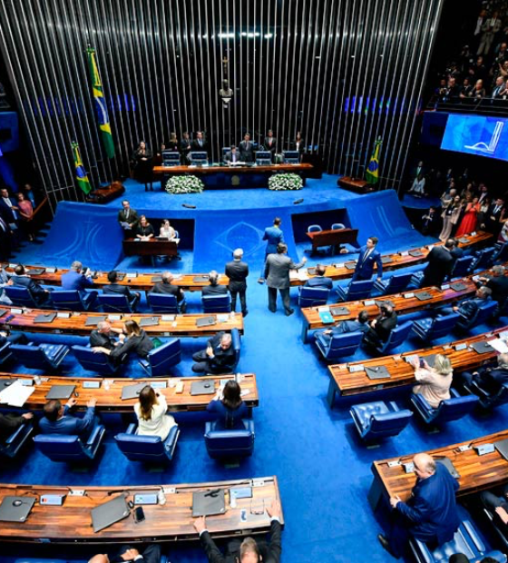 Senado arquiva PEC da Blindagem após pressão popular 