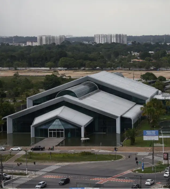 Cruzeiros que vão acomodar hóspedes para a COP 30 chegam em Belém 