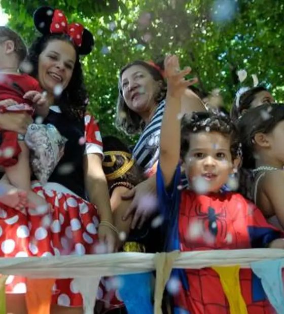 Proposta que limita crianças no Carnaval: entenda as controvérsias do projeto de lei.