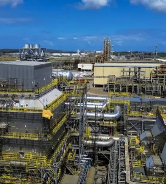 Guerra lá, valorização cá: conflito no Irã fez ações da Petrobras baterem recorde.