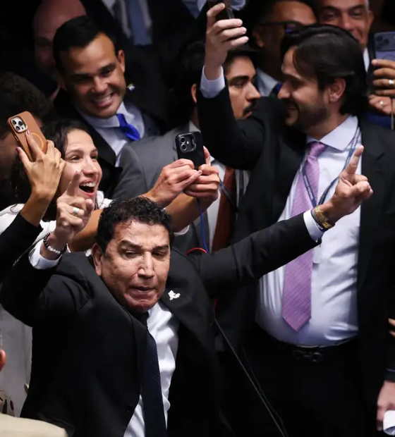 Senado rejeita indicação de Jorge Messias para o STF