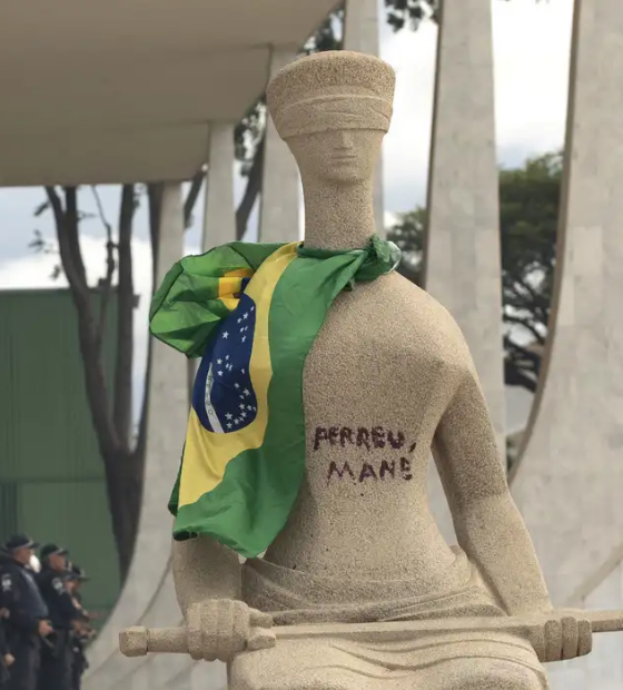 Débora do Batom recorre para ser beneficiada pela Lei da Dosimetria 