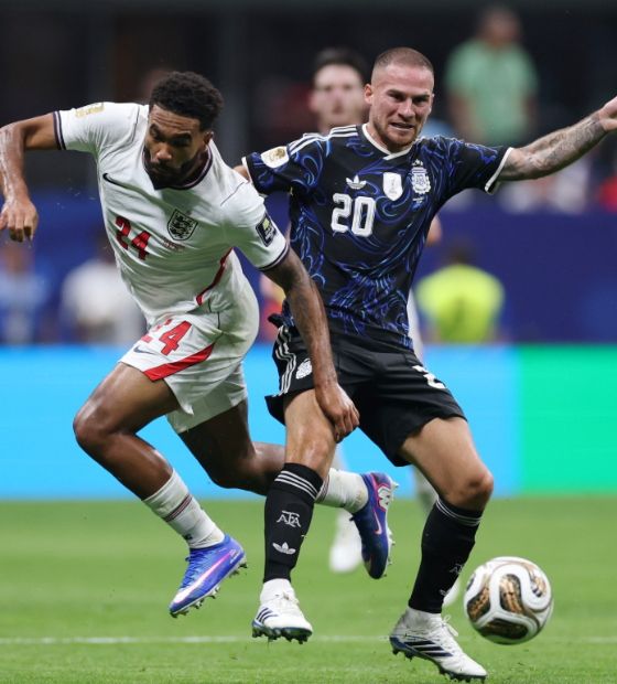 Argentina vira sobre a Inglaterra e avança à final da Copa do Mundo