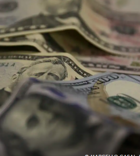 Brasil e EUA retomam negociação após tarifaços de 25% e 12,5%
