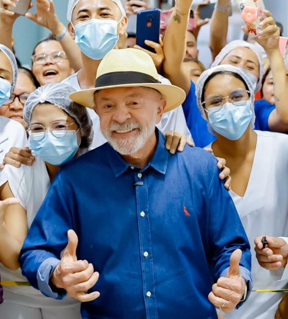 Lula visita hospital e participa de ato de campanha em Belém