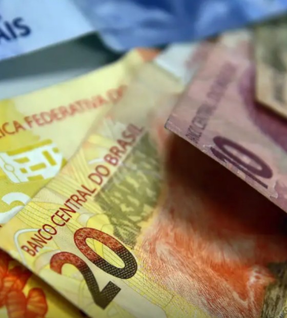 Juros para famílias sobem em agosto e inadimplência chega a 6%