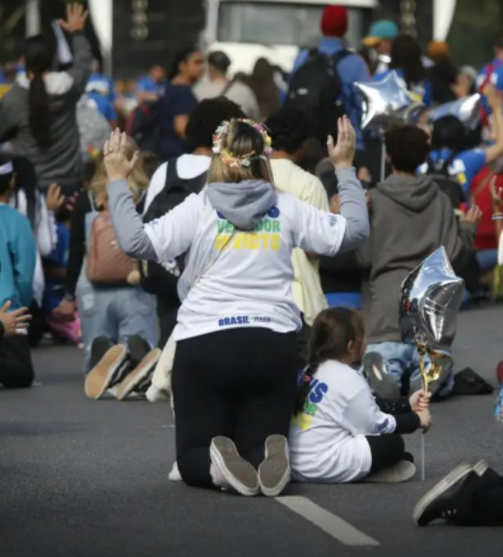 Evangélicos são alvo de disputa, mas rejeitam uso eleitoral de igrejas