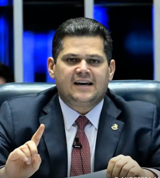 Davi Alcolumbre anuncia sessões para discutir e votar fim da escala 6x1