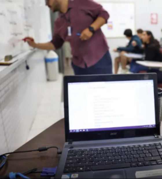Docentes usam inteligência artificial para inovar e engajar alunos