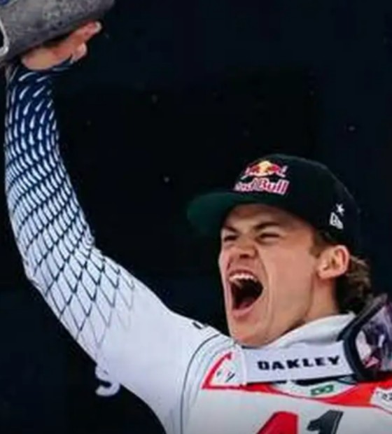 Esquiador brasileiro Lucas Pinheiro abre temporada com ouro em slalom gigante na Áustria